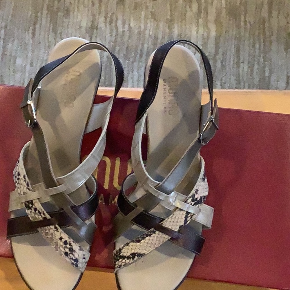 Munro sandals. Size 9.5 medium. Taupe, brown and print. Like new. Made in USA.
